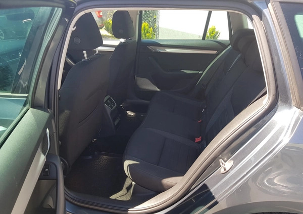 Skoda Octavia cena 34800 przebieg: 197000, rok produkcji 2018 z Grodzisk Mazowiecki małe 254